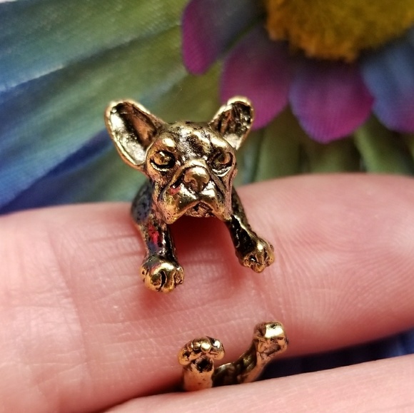 Jewelry - Adorable French Bulldog ring! 3D realistic dog